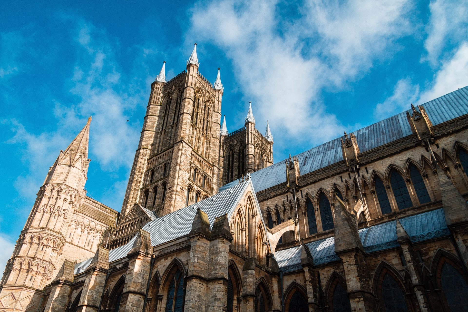 lincoln-cathedral-old-church-on-a-summers-day-blue-skies-day-trips-from-nottingham