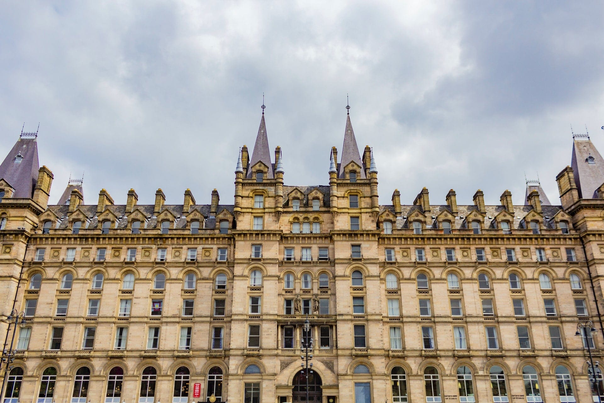 old-historic-building-in-liverpool-england